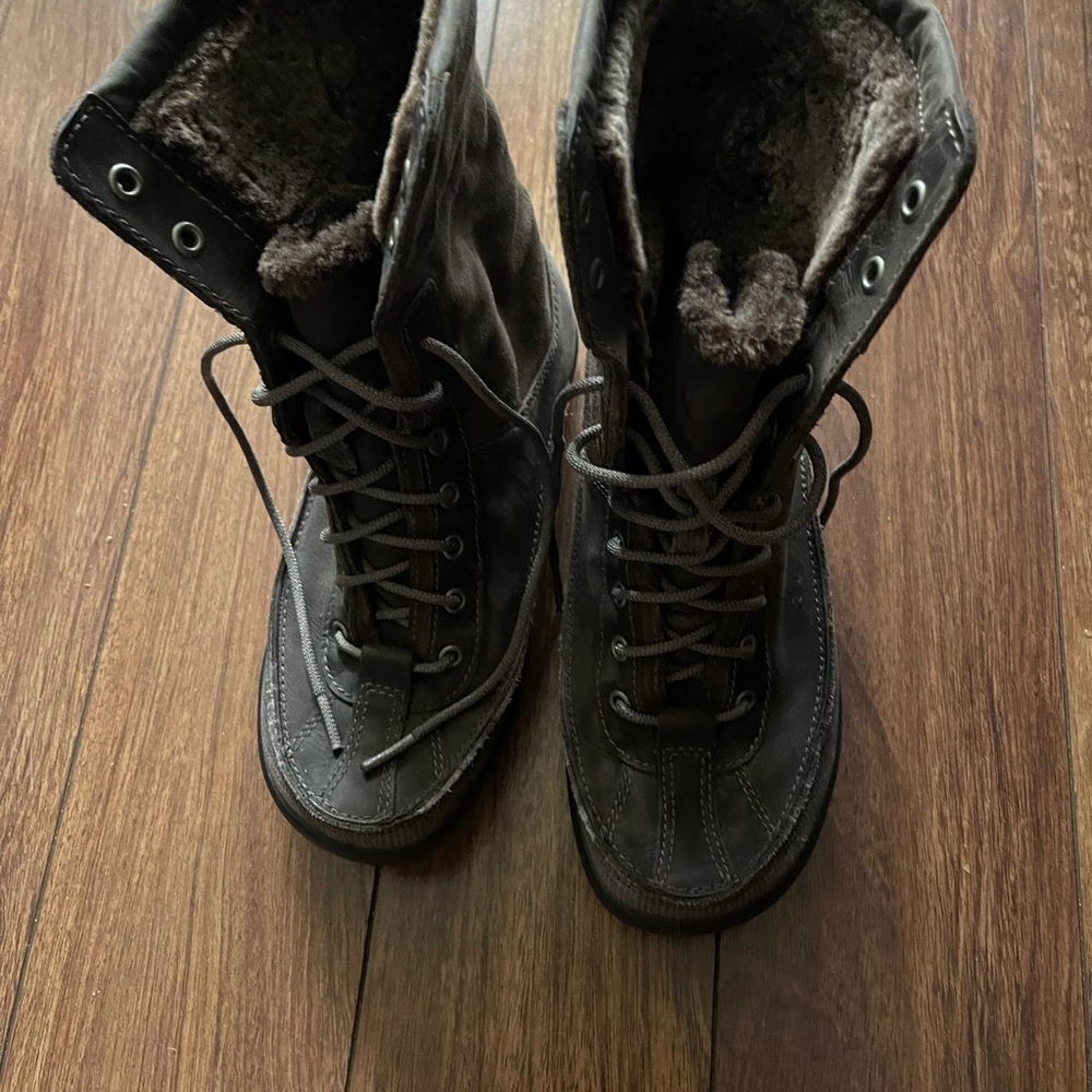 GORE-TEX Dark Brown and Black Hiking Boots